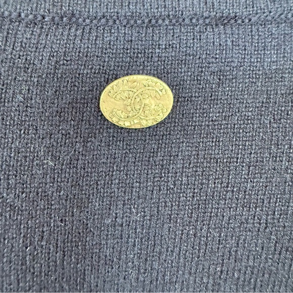 CHANEL women cashmere dress size 46FR or 12 US Authentic Retail 3500$ - Picture 5 of 12